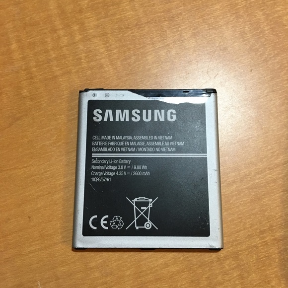 Broken Samsung - Picture 5 of 8